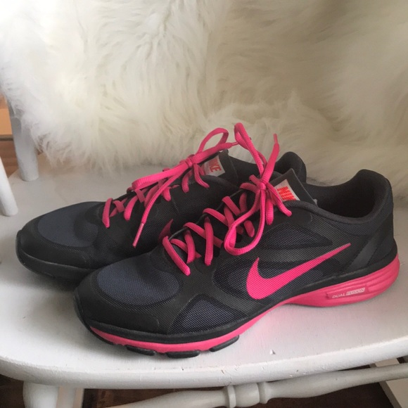 Nike Shoes - Cute Nike Dual Fusion training sneakers